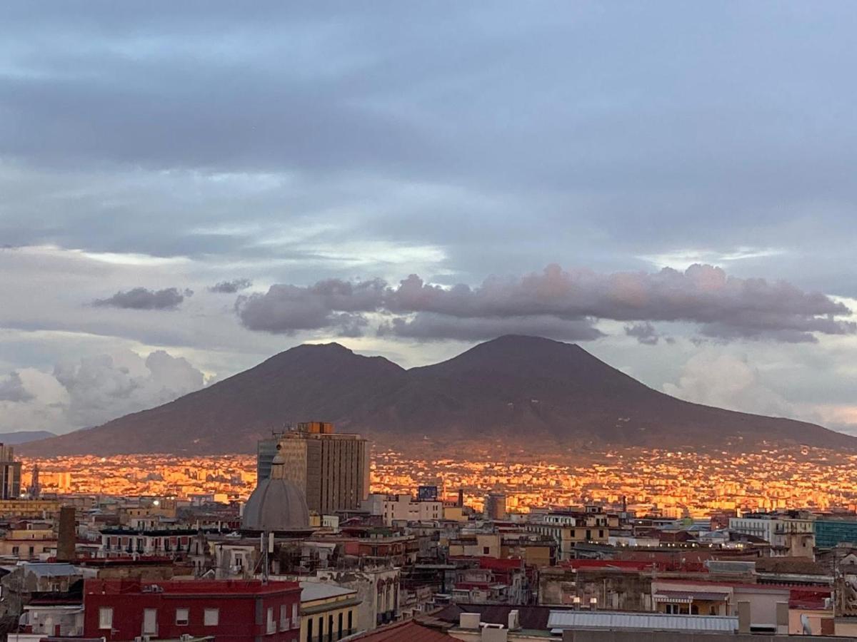 A Wonderful Penthouse In Naples Apartment Exterior foto