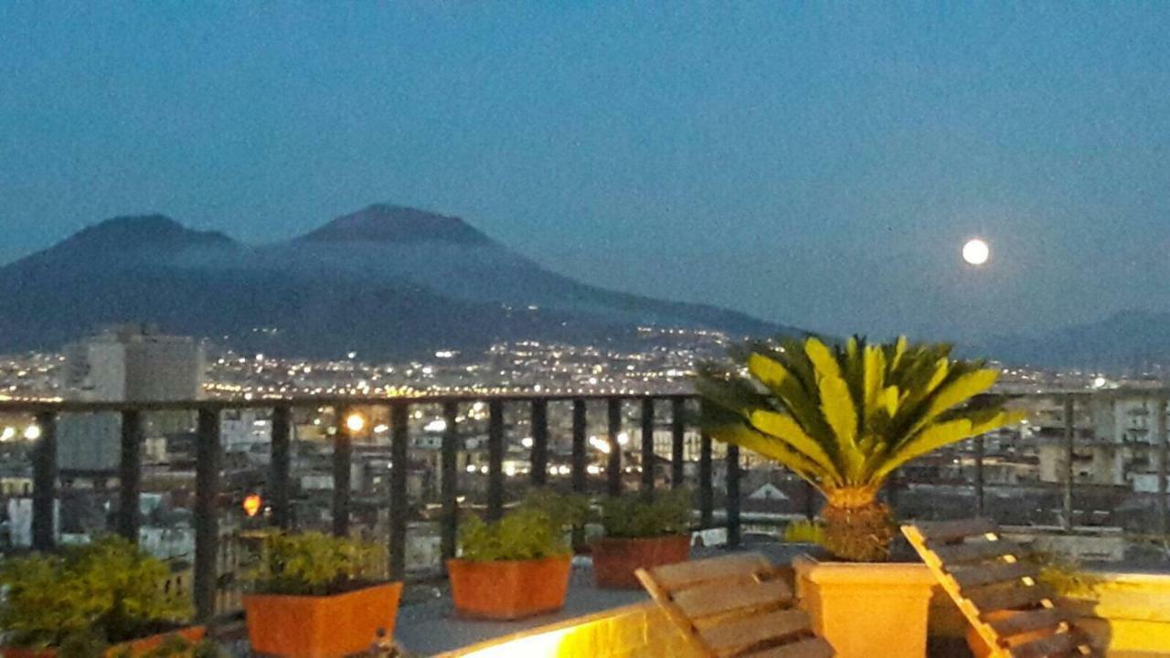 A Wonderful Penthouse In Naples Apartment Exterior foto